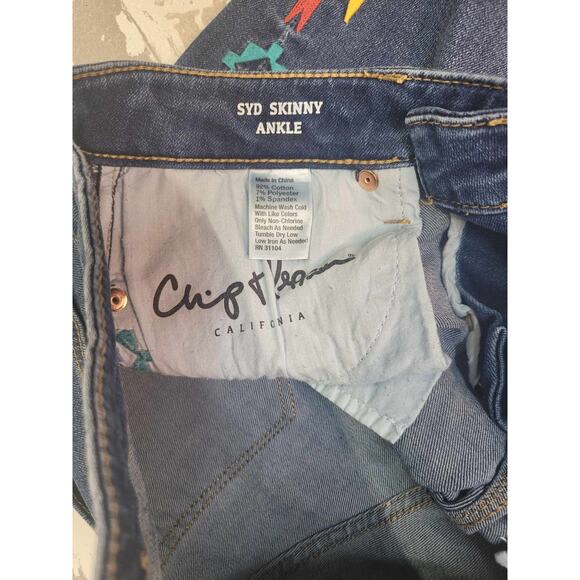 2585 Chip and Pepper Syd Skinny Ankle with Embroidery Detail Women's 27 - Picture 7 of 7